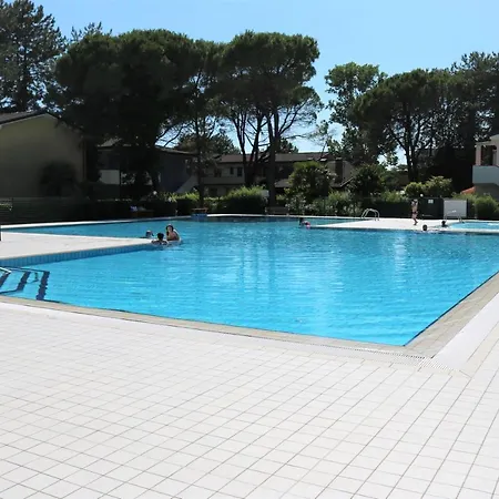 In Exclusive Complex Apartment *